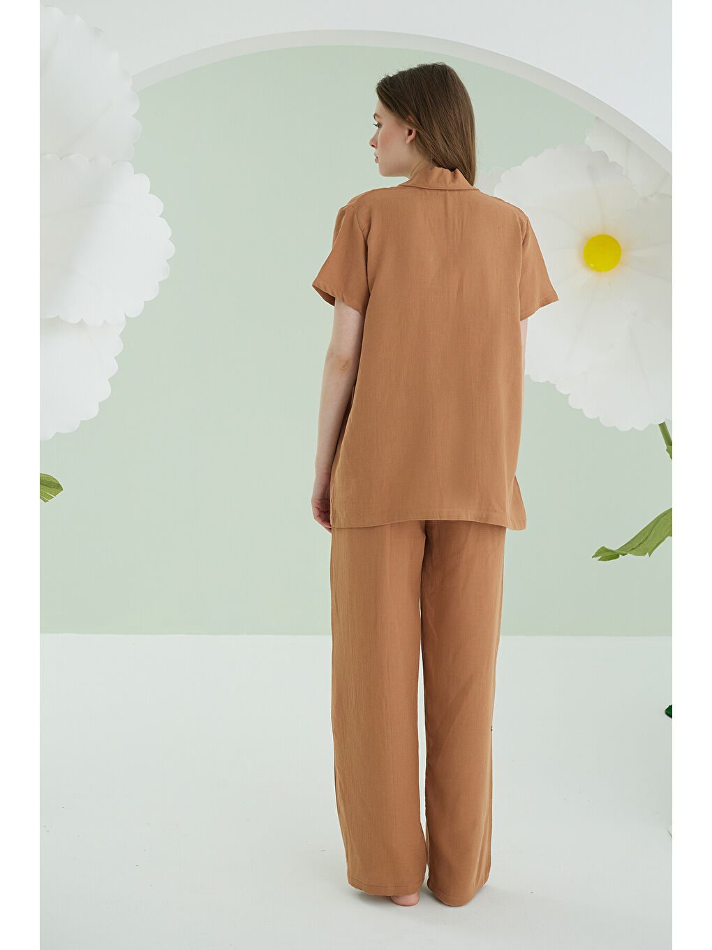 Kahverengi Nakışlı Müslin Önden Düğmeli Pijama Takım-2