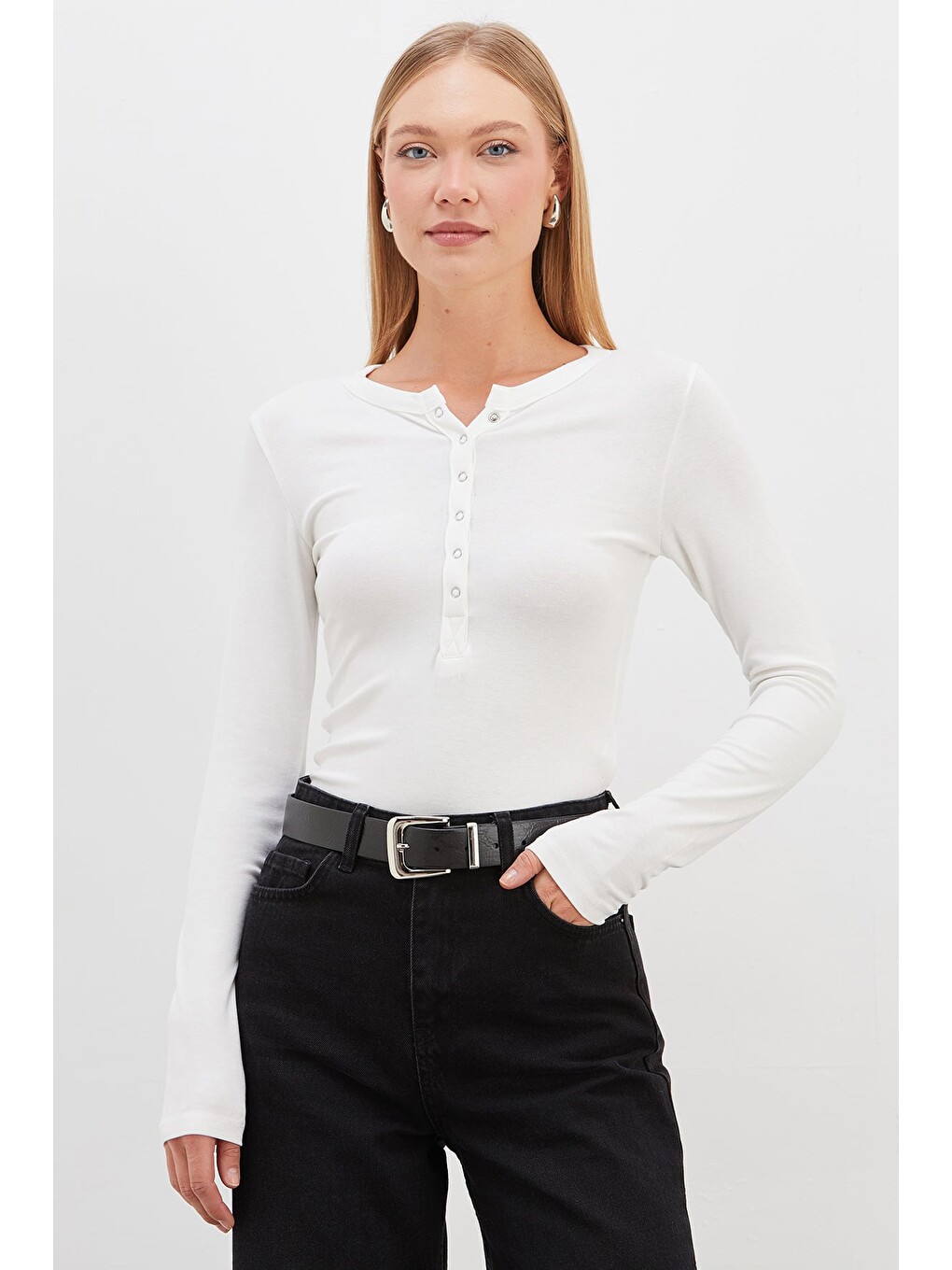 Ekru Yarım Çıtçıtlı Slim Fit Bluz-1