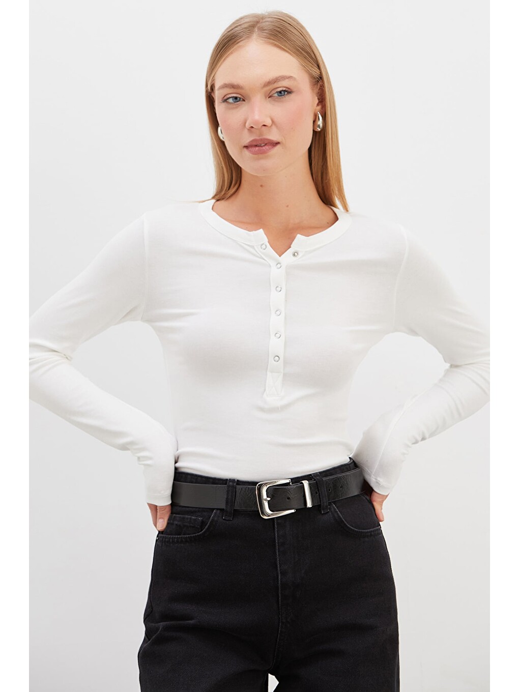 Ekru Yarım Çıtçıtlı Slim Fit Bluz-2