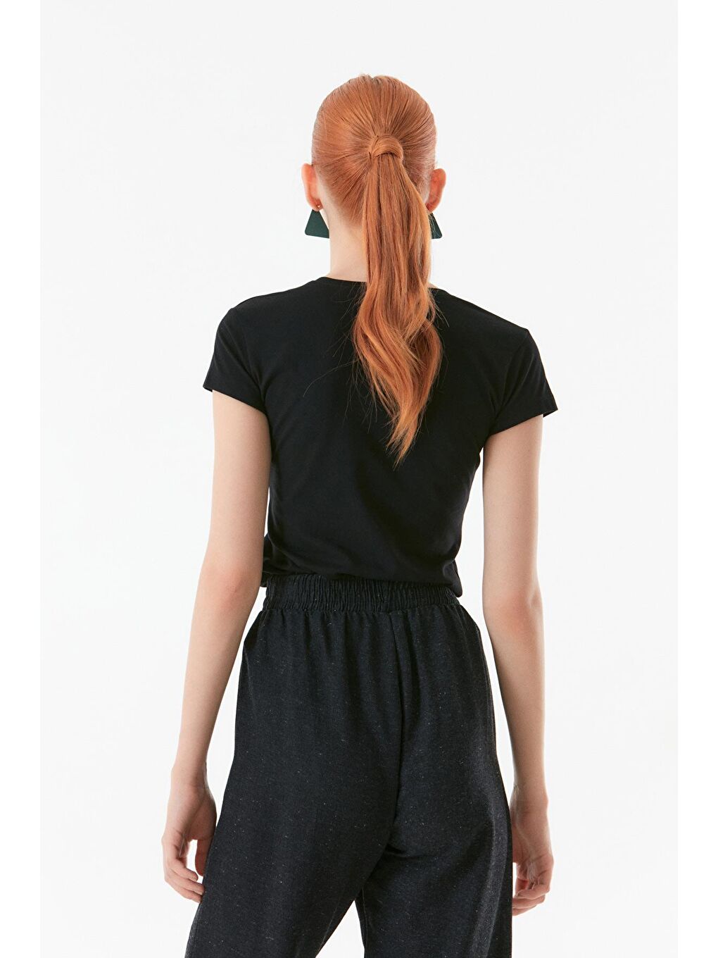 Siyah Basic V Yaka Tişört-3