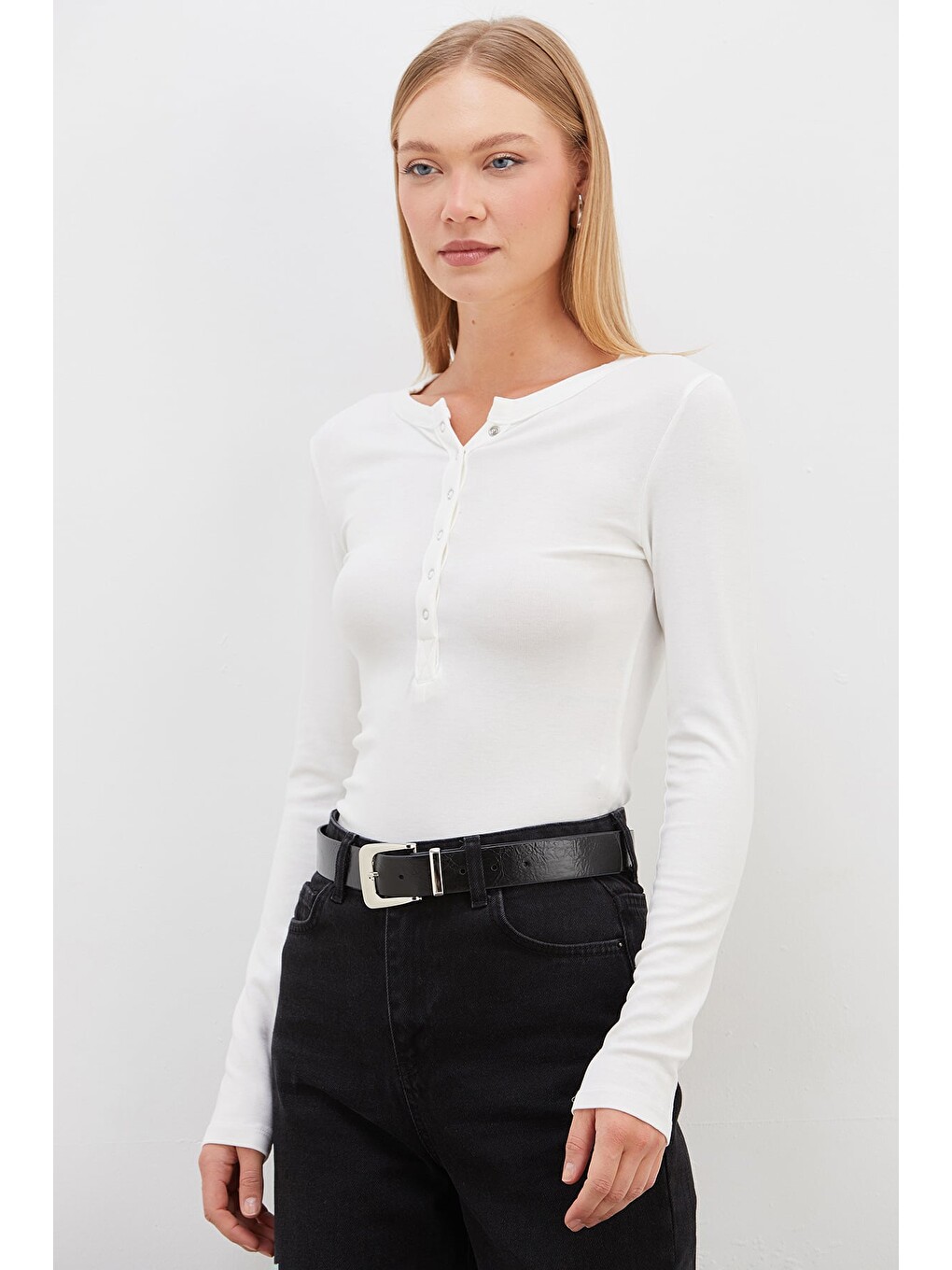 Ekru Yarım Çıtçıtlı Slim Fit Bluz-3