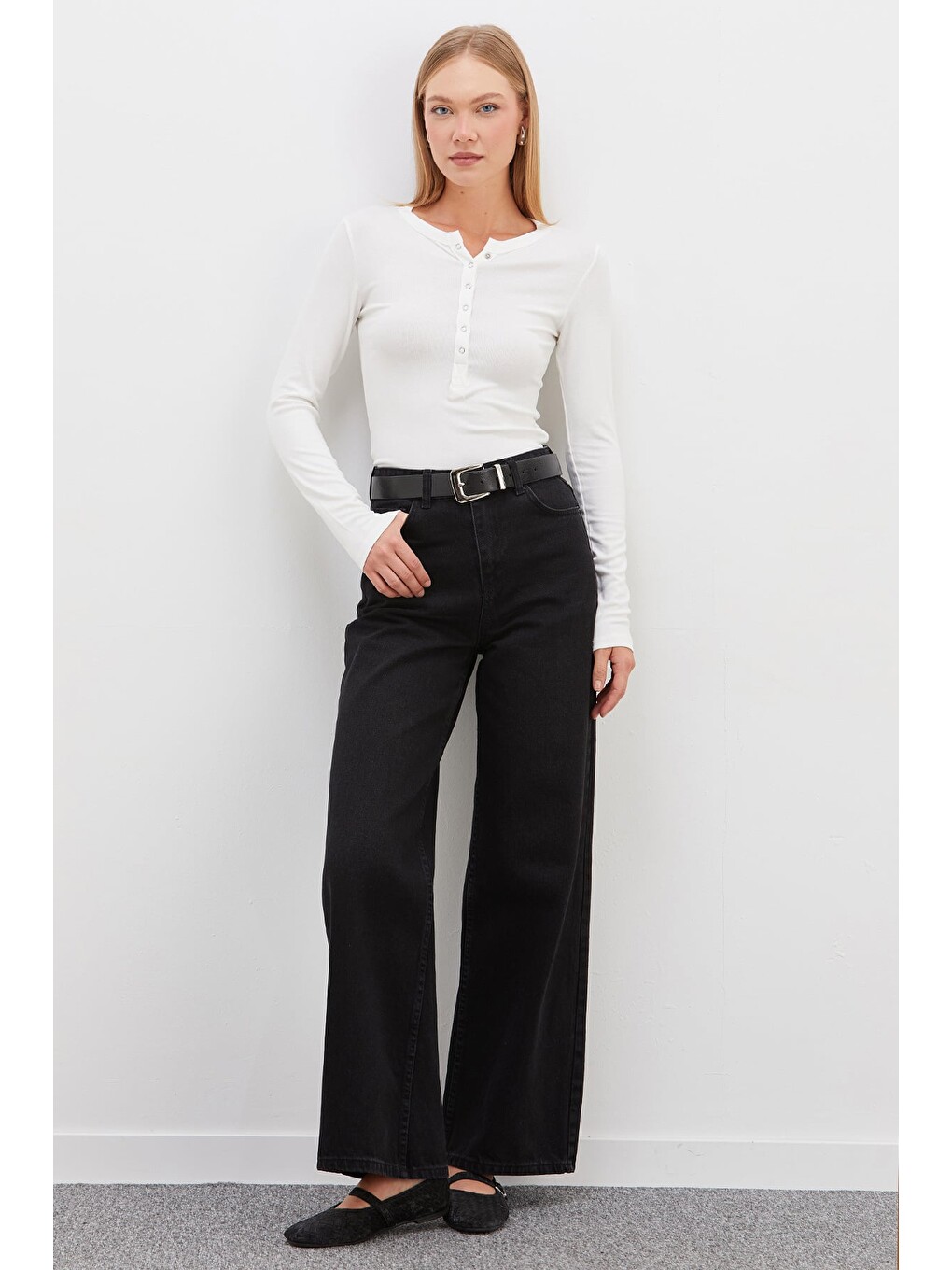 Ekru Yarım Çıtçıtlı Slim Fit Bluz-4