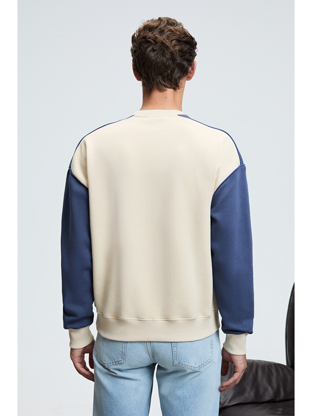 Monty Erkek Yuvarlak Yaka Baskılı Omuzları Yeşil Renkte Relaxed Fit Bej Sweatshirt-3