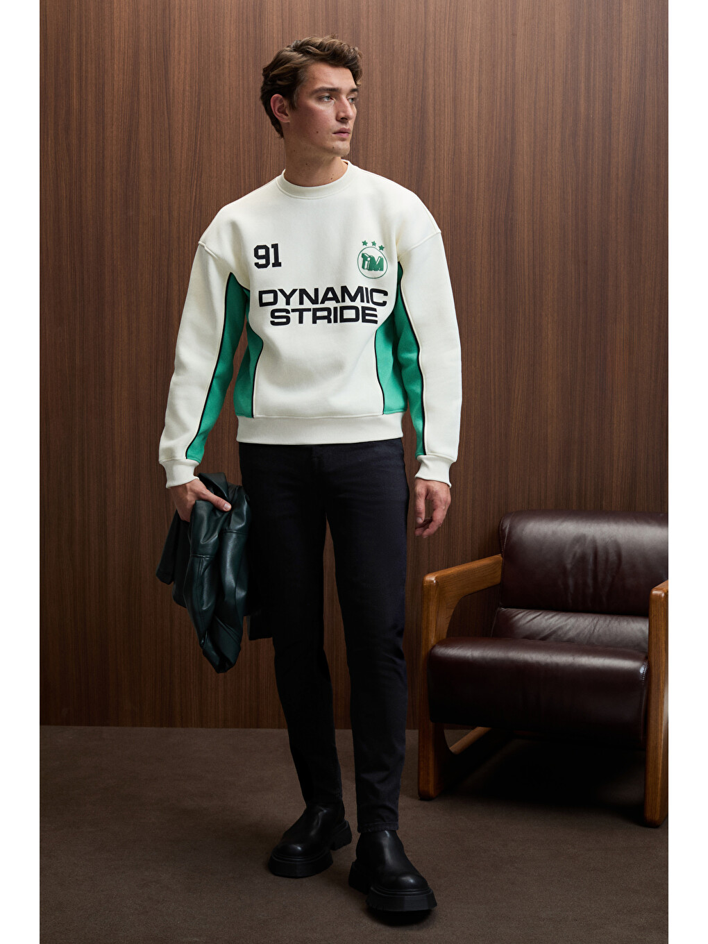 Monty Erkek Yuvarlak Yaka Baskılı Omuzları Yeşil Renkte Relaxed Fit Ekru Sweatshirt-2