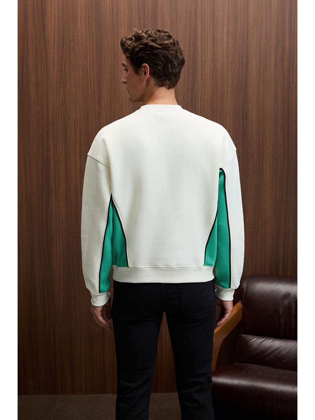 Monty Erkek Yuvarlak Yaka Baskılı Omuzları Yeşil Renkte Relaxed Fit Ekru Sweatshirt-5