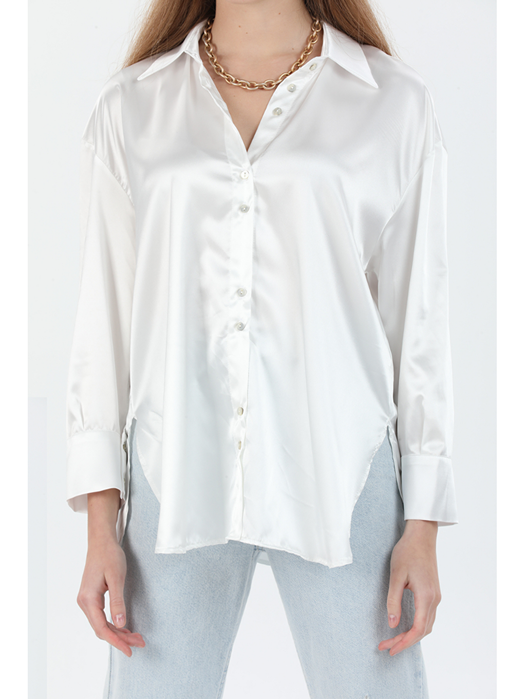 Beyaz Kadın Salaş Oversize Kesim İpek Saten Gömlek
