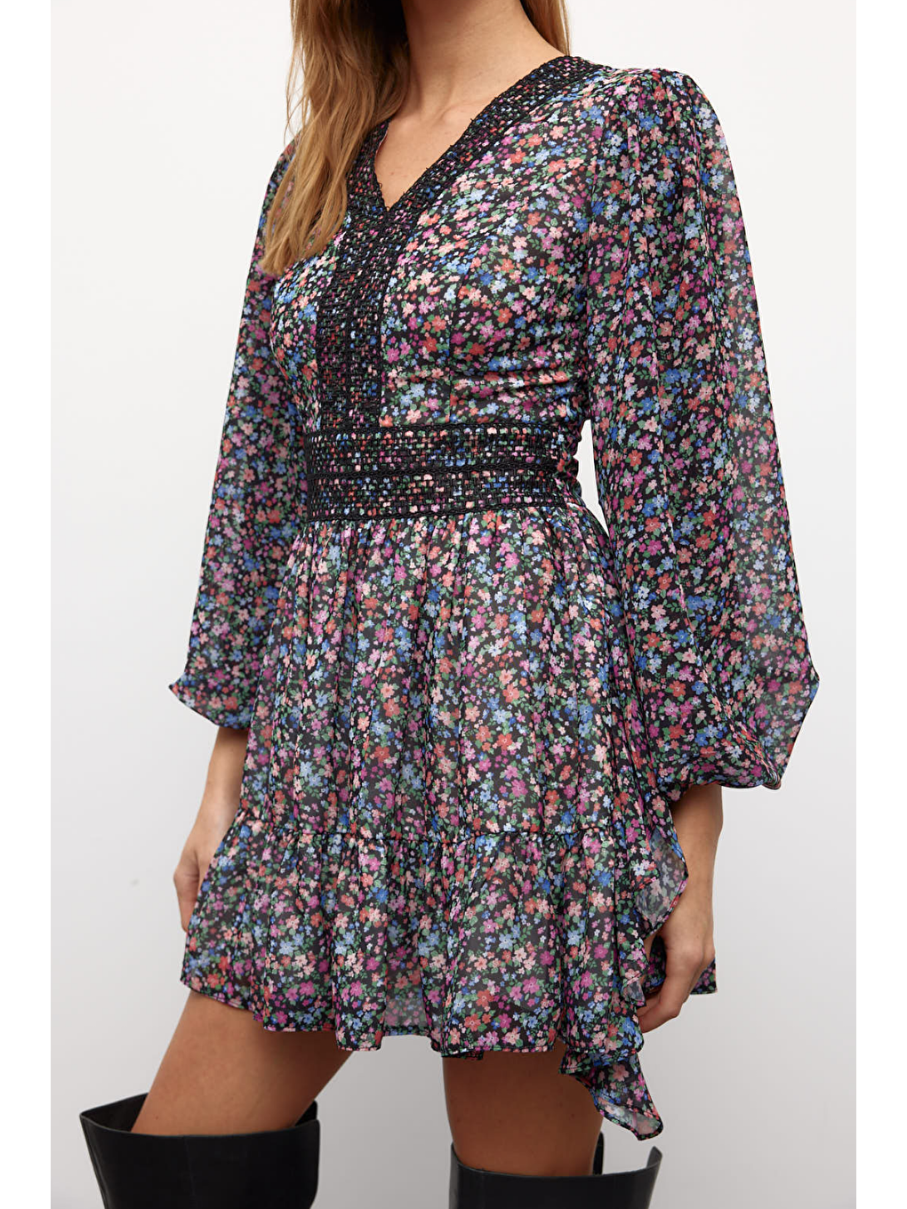 Pembe Muni Muni Baskılı V Yaka Dantel Detaylı Astarlı Elbise-Çiçek Desenli-2