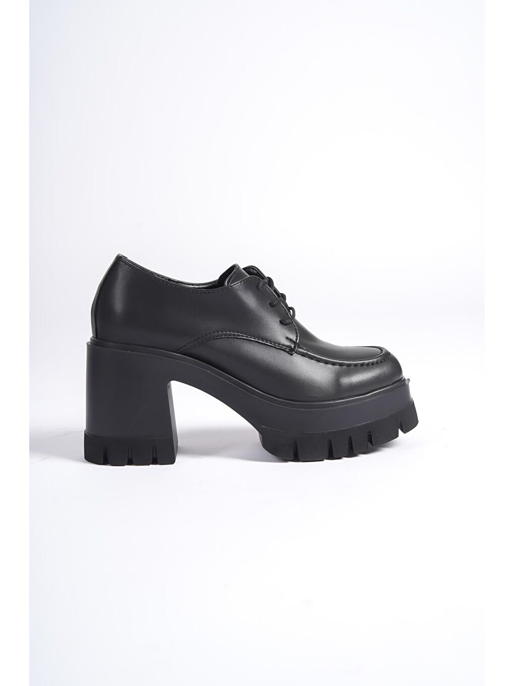 Siyah Yuvarlak Burunlu Bağcıklı Orta Topuklu Ayakkabı-4