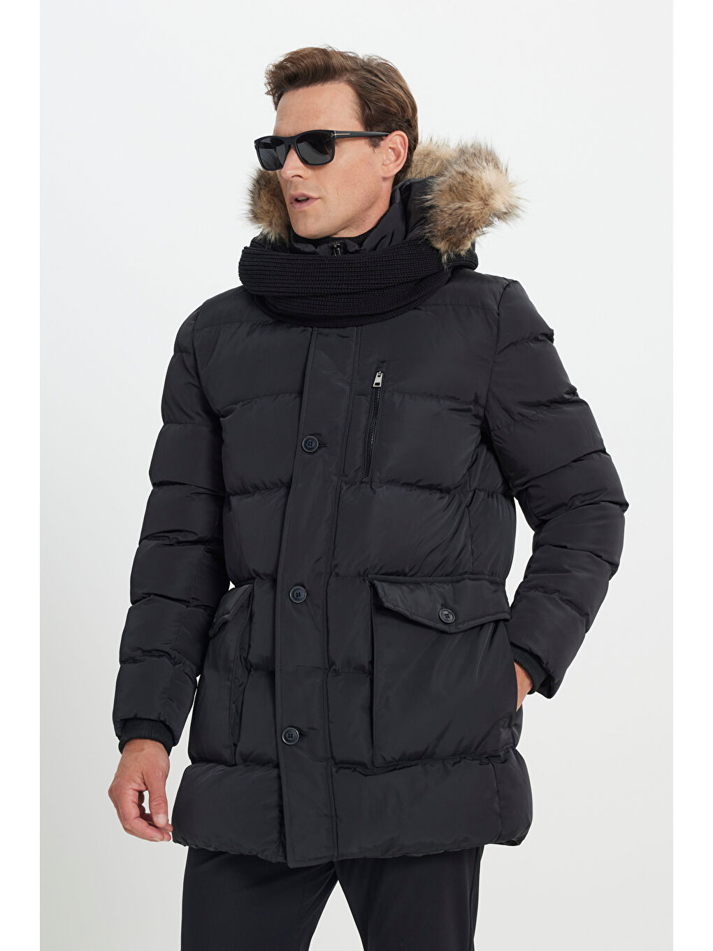 Erkek Siyah Standart Fit Soğuk Geçirmez Casual Mont