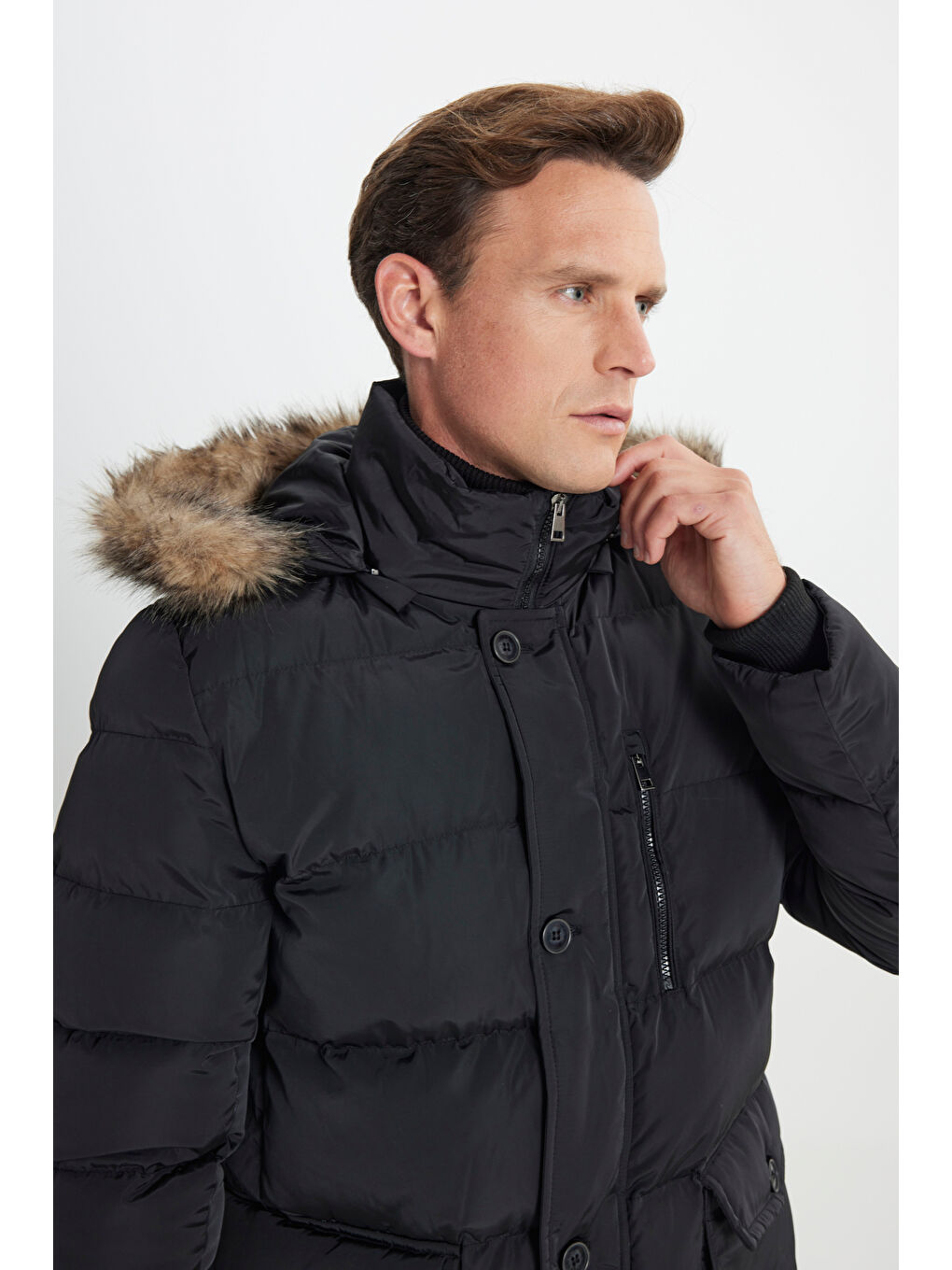 Erkek Siyah Standart Fit Soğuk Geçirmez Casual Mont-5