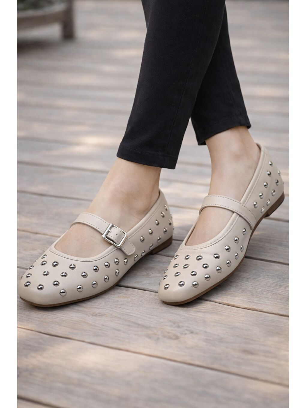 Ekru K-305 Rahat Taban Zımbalı Kadın Babet Günlük Ayakkabı Hafif ve Rahat Kalıp