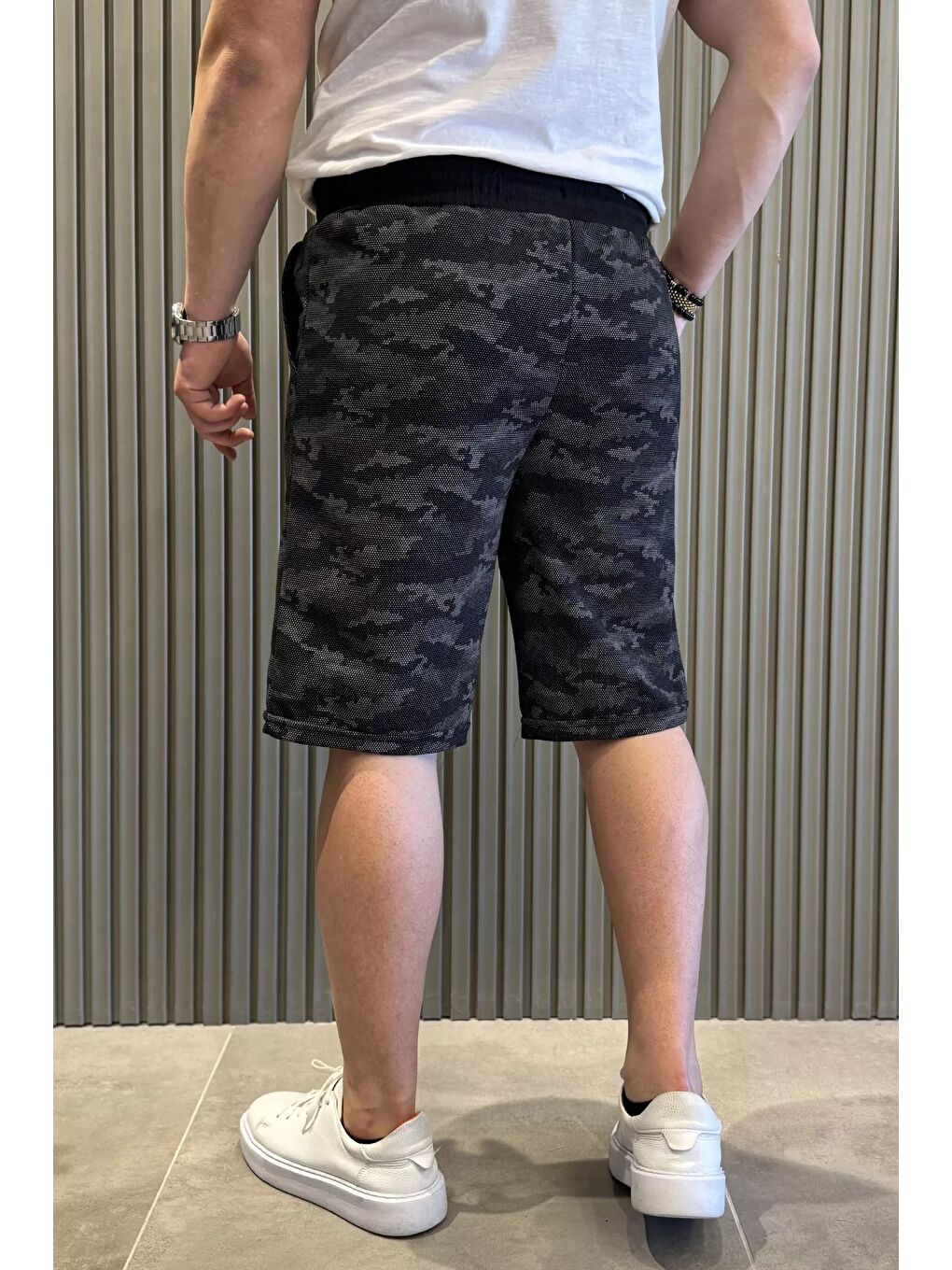 Siyah Desenli Duble Paça Erkek Şort-2