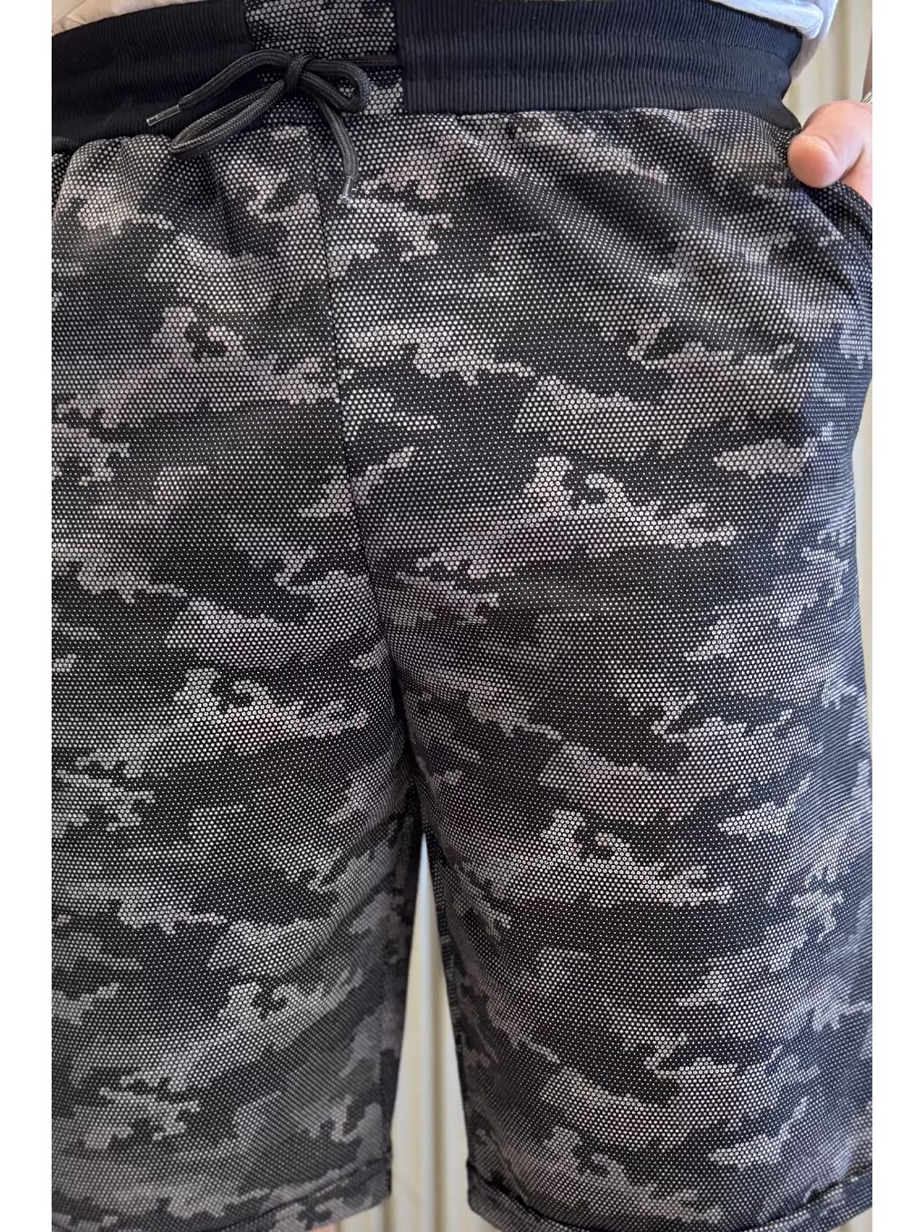 Siyah Desenli Duble Paça Erkek Şort-3