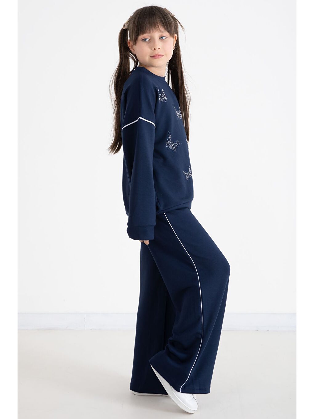 Lacivert Payetli Kelebek İşlemeli Geniş Paça Kız Çocuk Eşofman Takımı 22735