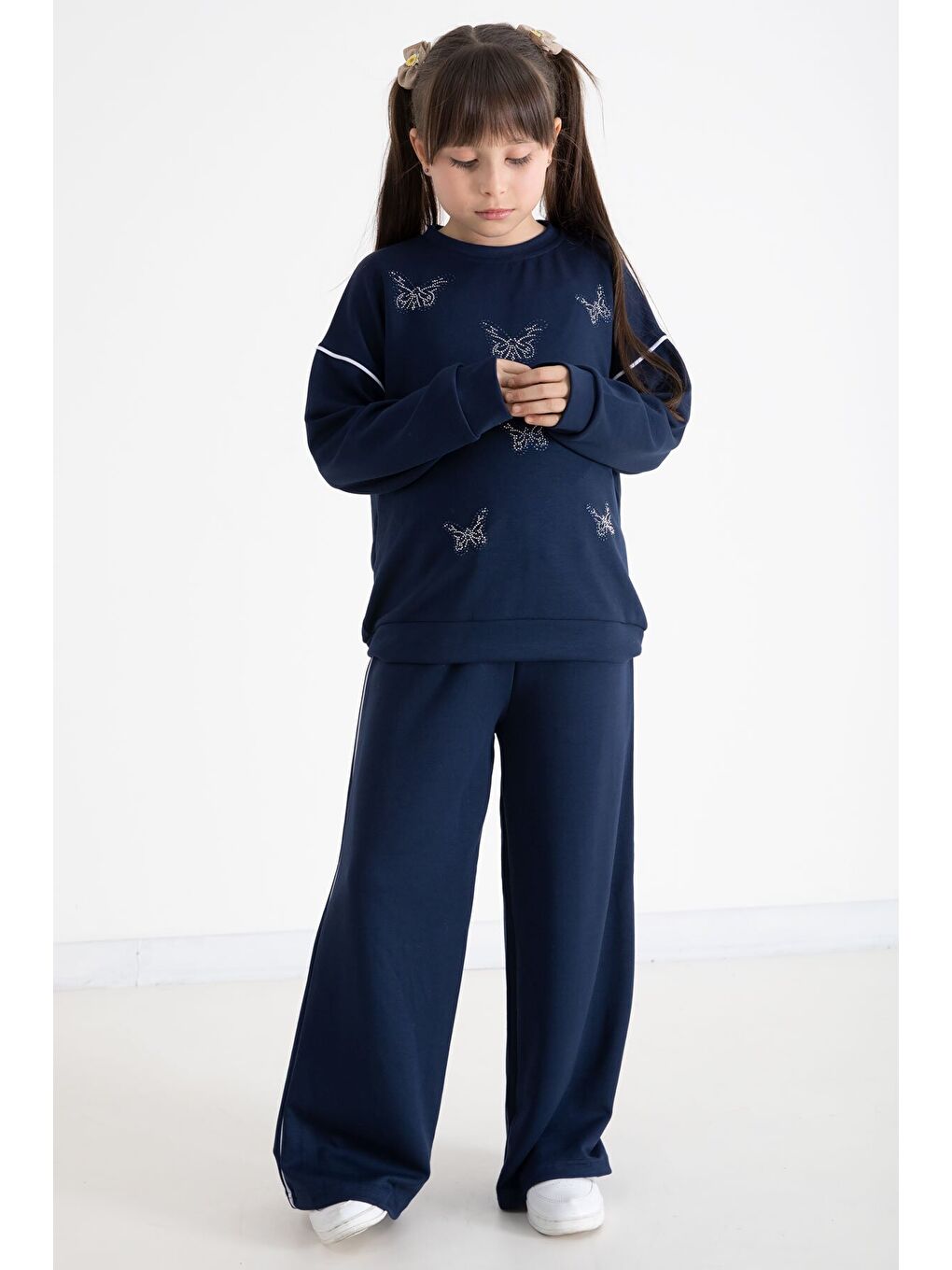 Lacivert Payetli Kelebek İşlemeli Geniş Paça Kız Çocuk Eşofman Takımı 22735-2