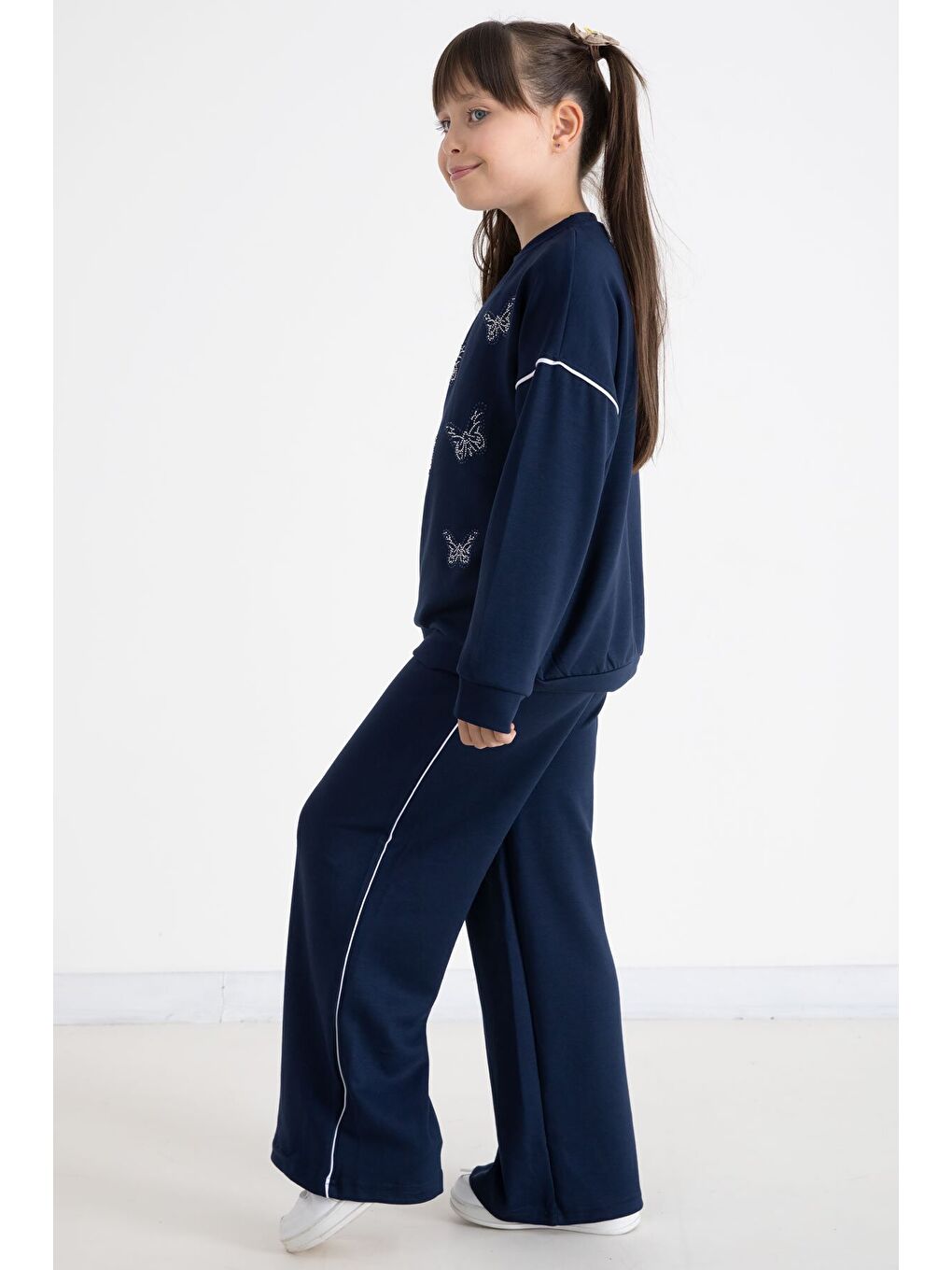 Lacivert Payetli Kelebek İşlemeli Geniş Paça Kız Çocuk Eşofman Takımı 22735-3