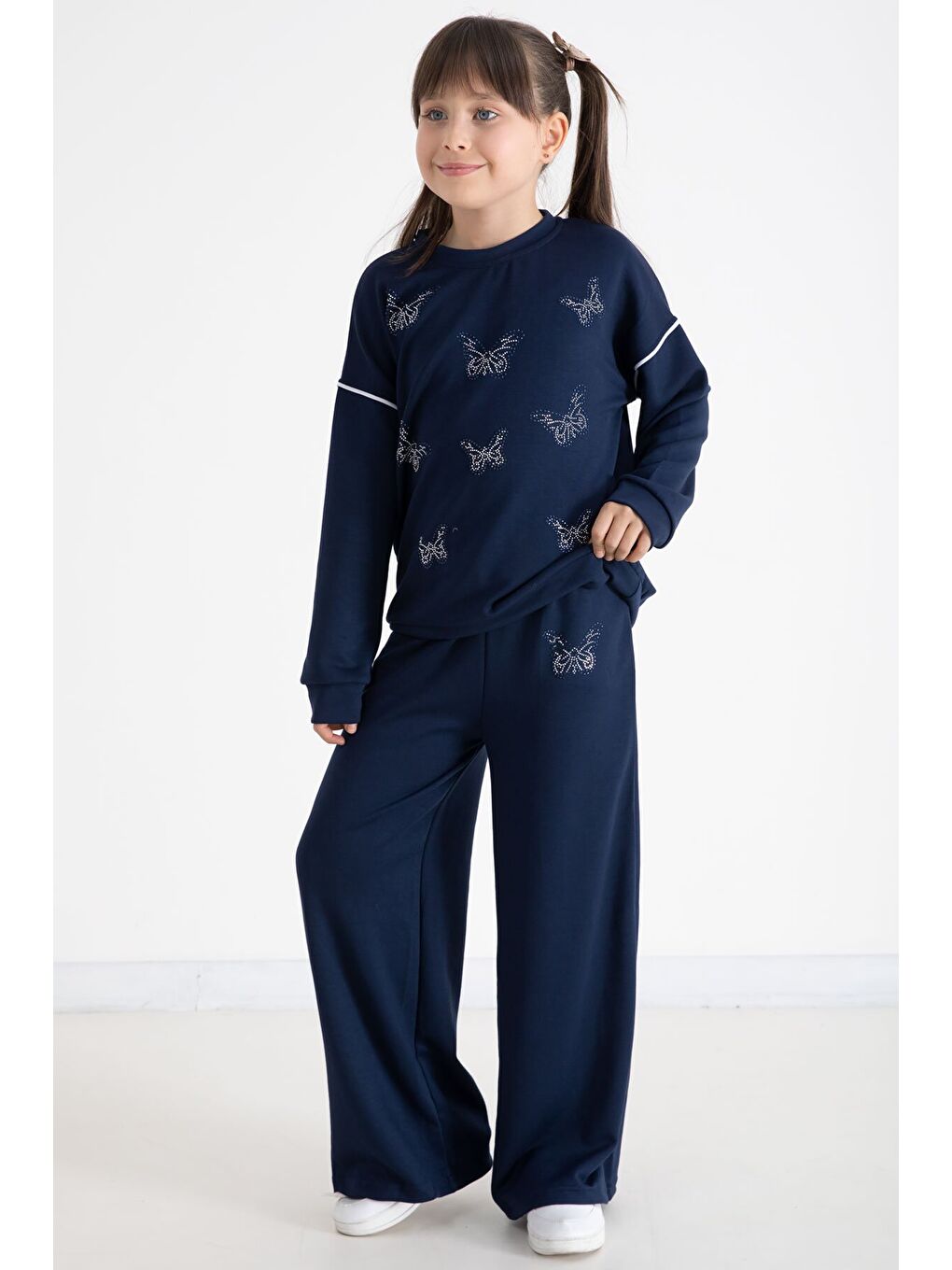 Lacivert Payetli Kelebek İşlemeli Geniş Paça Kız Çocuk Eşofman Takımı 22735-4