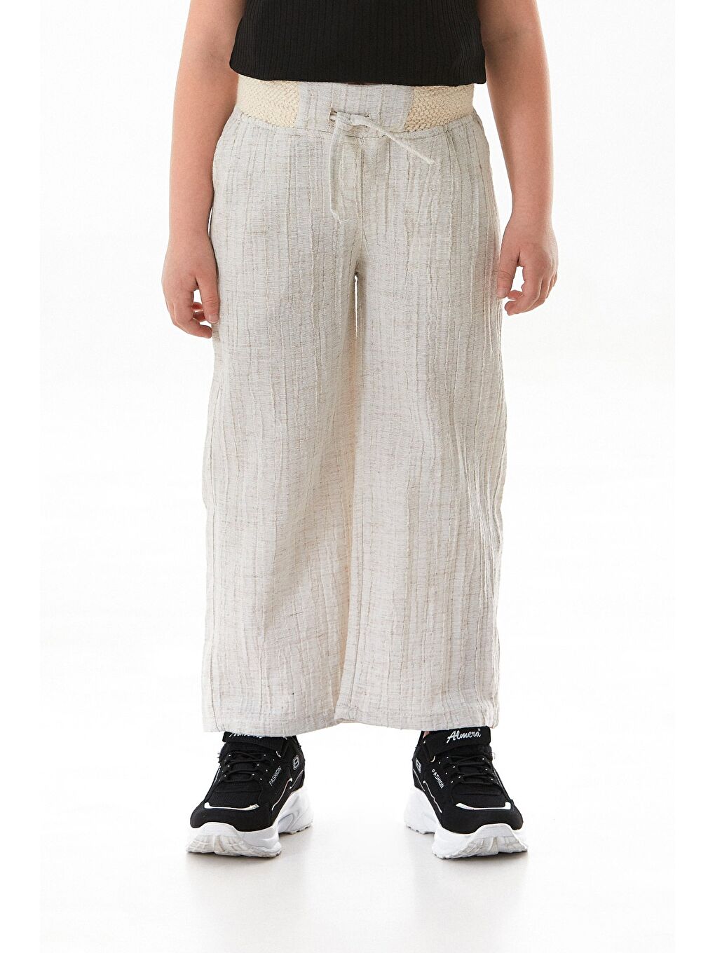 Bej Beli Lastikli Krep Kumaş Cepli Kız Çocuk Pantolon-1