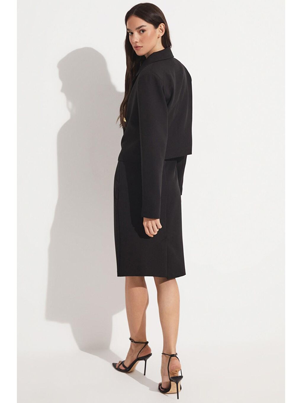 Siyah Exclusive Düğme Detaylı Midi Etek-2