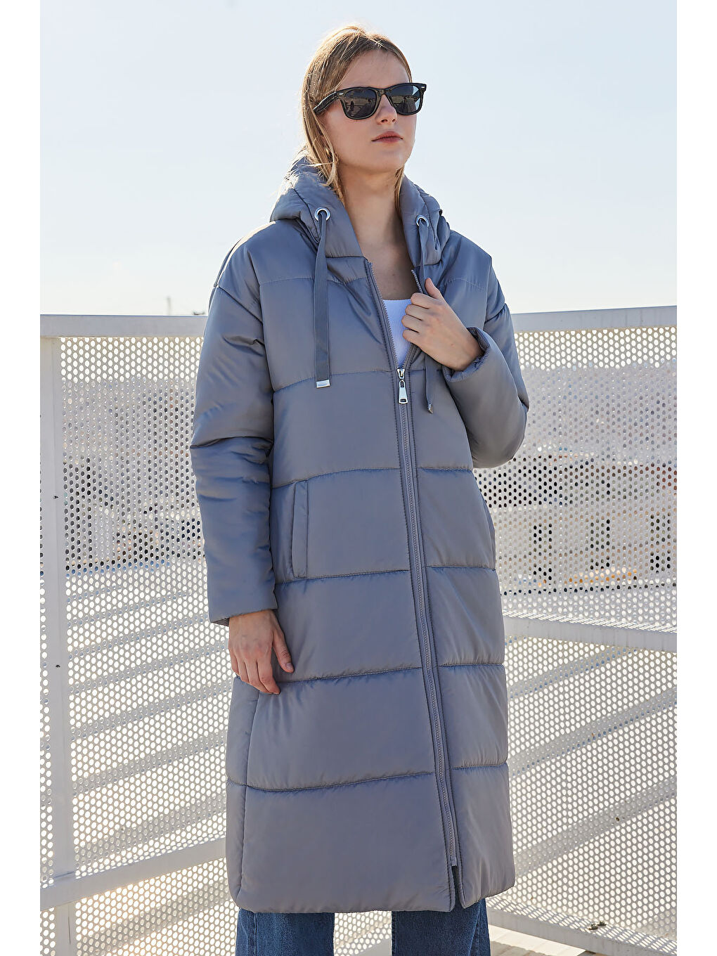5120 Kapüşonlu Uzun Şişme Mont   Gri-2