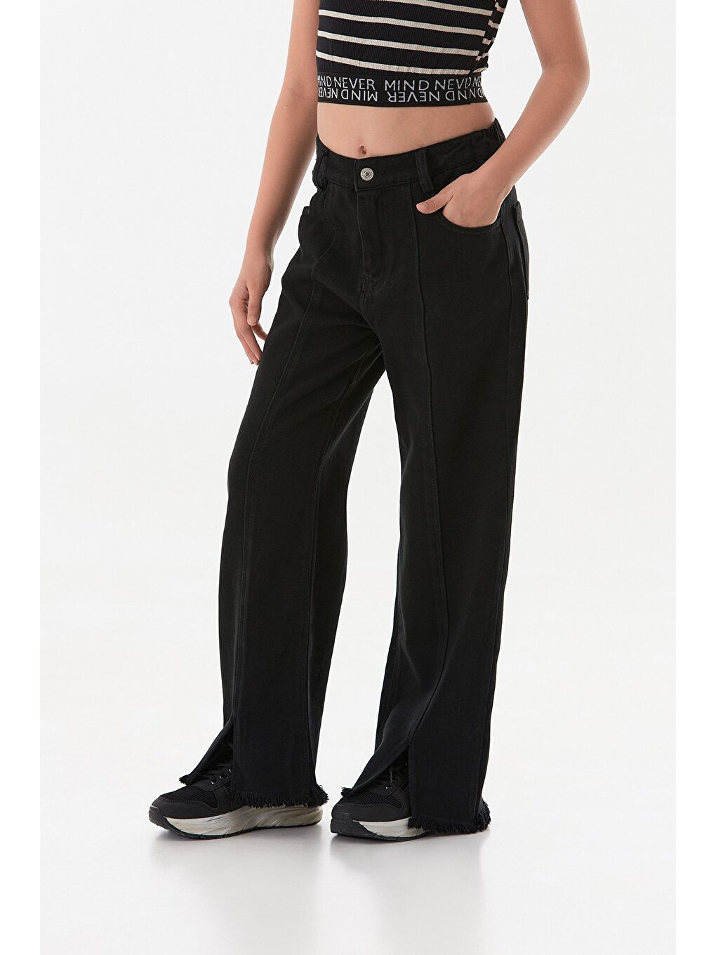 Siyah Beli Lastikli Paçası Püsküllü Yırtık Detaylı Kız Çocuk Pantolon-1