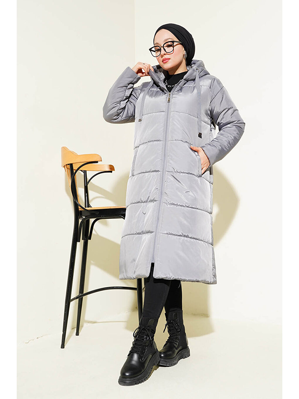 T5120 Kapüşonlu Uzun Şişme Tesettür Mont   Gri-2