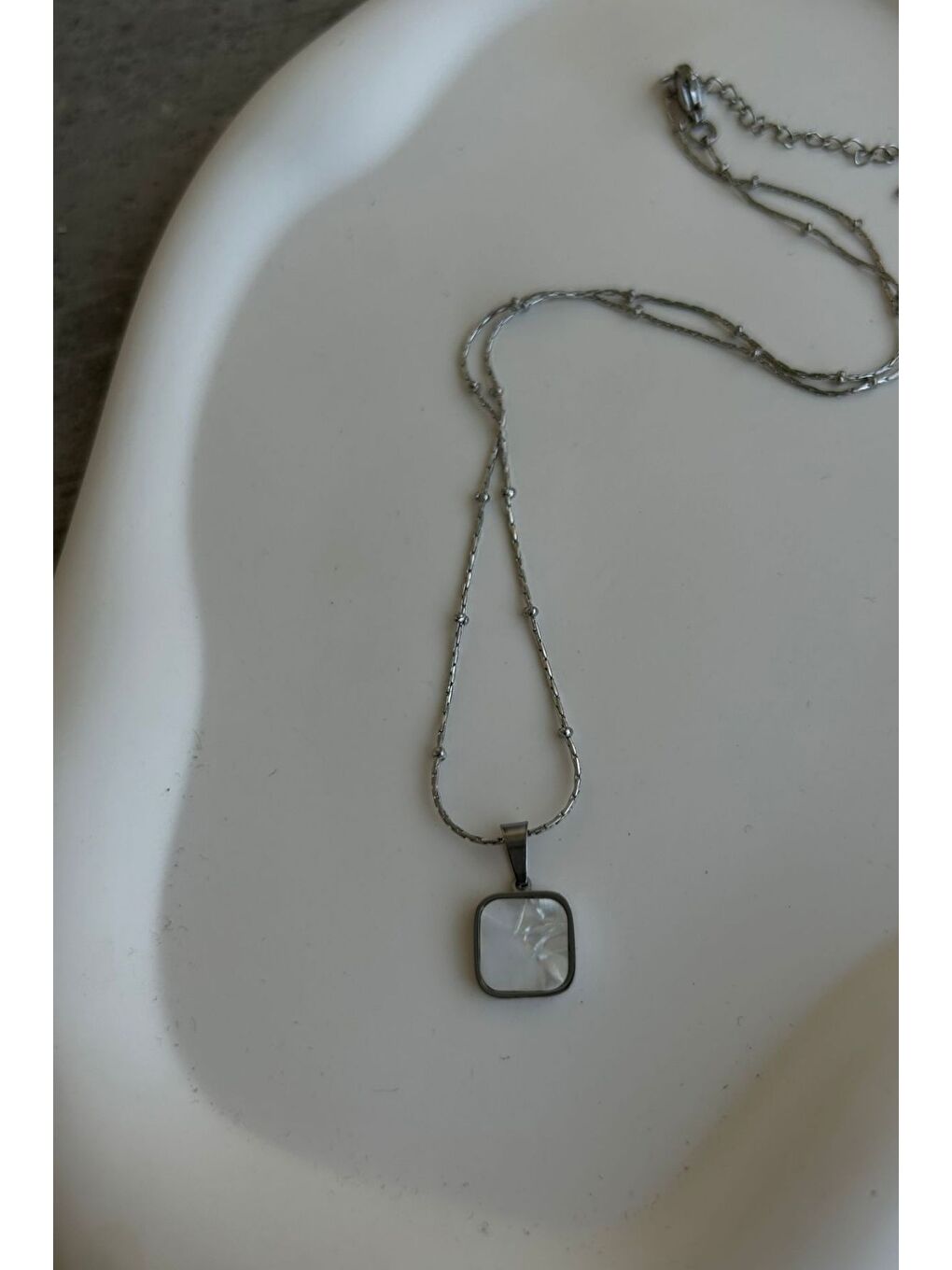 Gri Minimal Kare Erkek Kolye-1