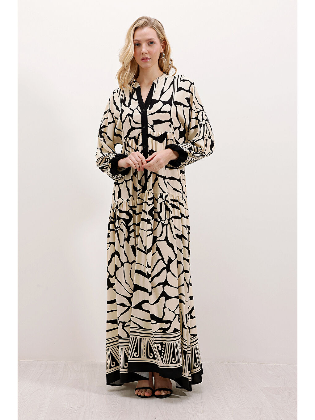 2423 Otantik Desenli Tesettür Elbise - C.Siyah