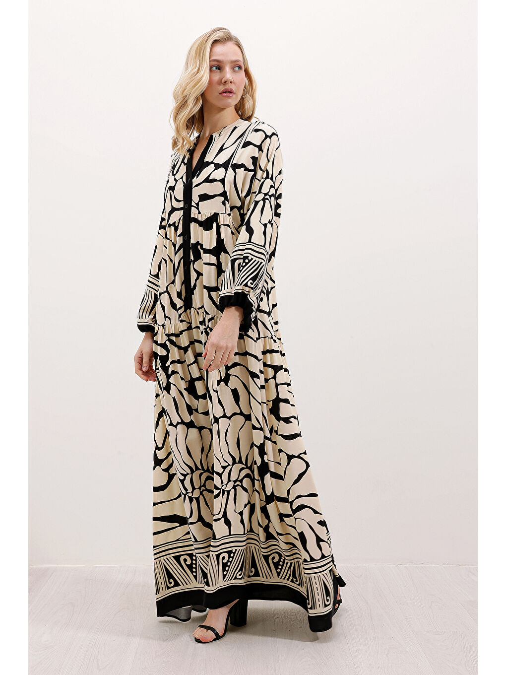 2423 Otantik Desenli Tesettür Elbise - C.Siyah-1