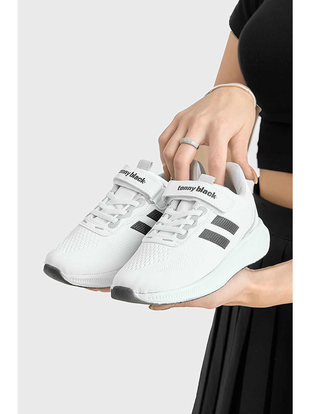 Çocuk Unisex Beyaz Siyah Eva Taban Yanı Şeritli File Detaylı Cırtlı Spor Ayakkabı-3