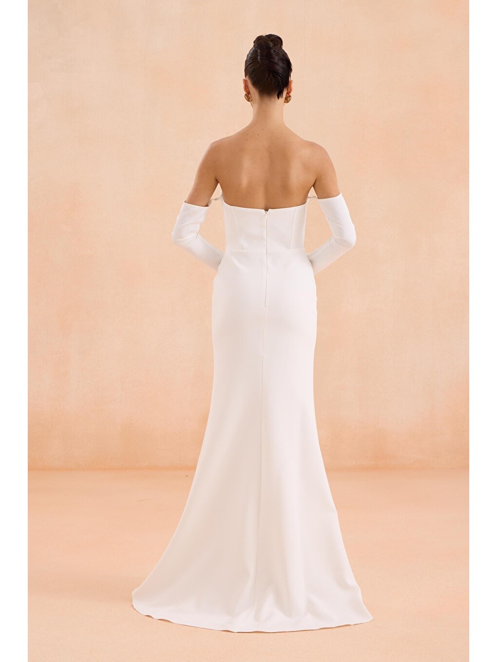 Beyaz Eldivenli Yırtmaçlı Krep Nikah Elbisesi-5