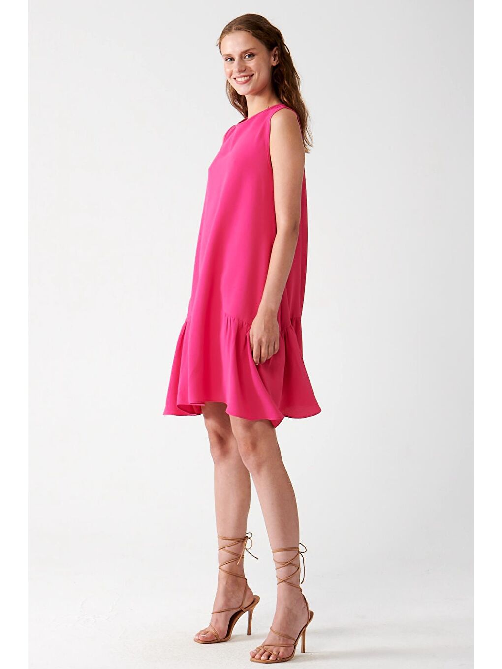 Muni Muni Sıfır Kollu Dökümlü Elbise-Fuşya-1