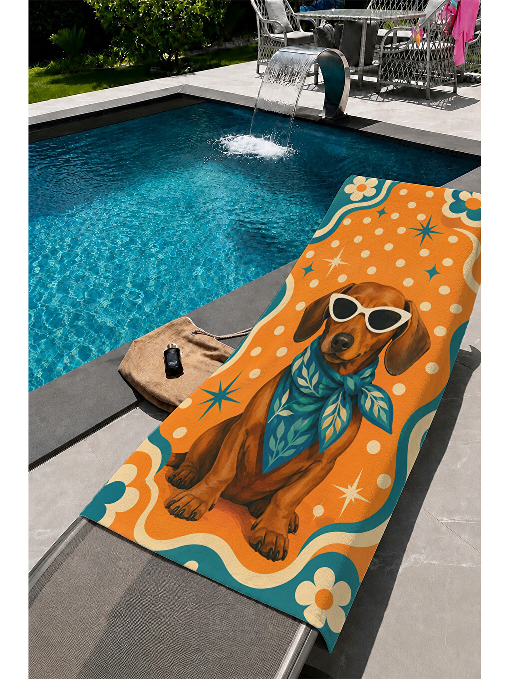 Kahverengi Gözlüklü Köpek Retro Turuncu Desenli 70x150 Plaj Havlusu-1
