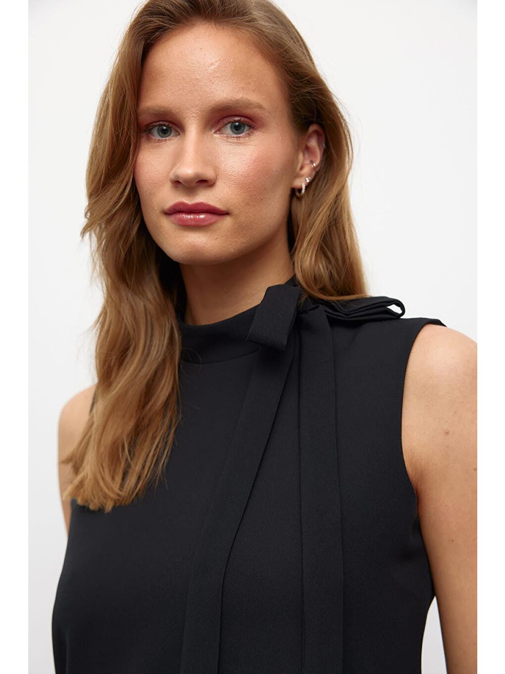 Muni Muni Düz Renk Yaka Detaylı Elbise-Siyah-2