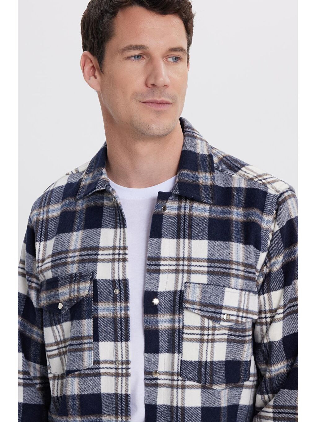 Karışık Erkek Regular Fit Rahat Kesim Kışlık Kareli Çift Cepli Çıtçıtlı Gömlek-1