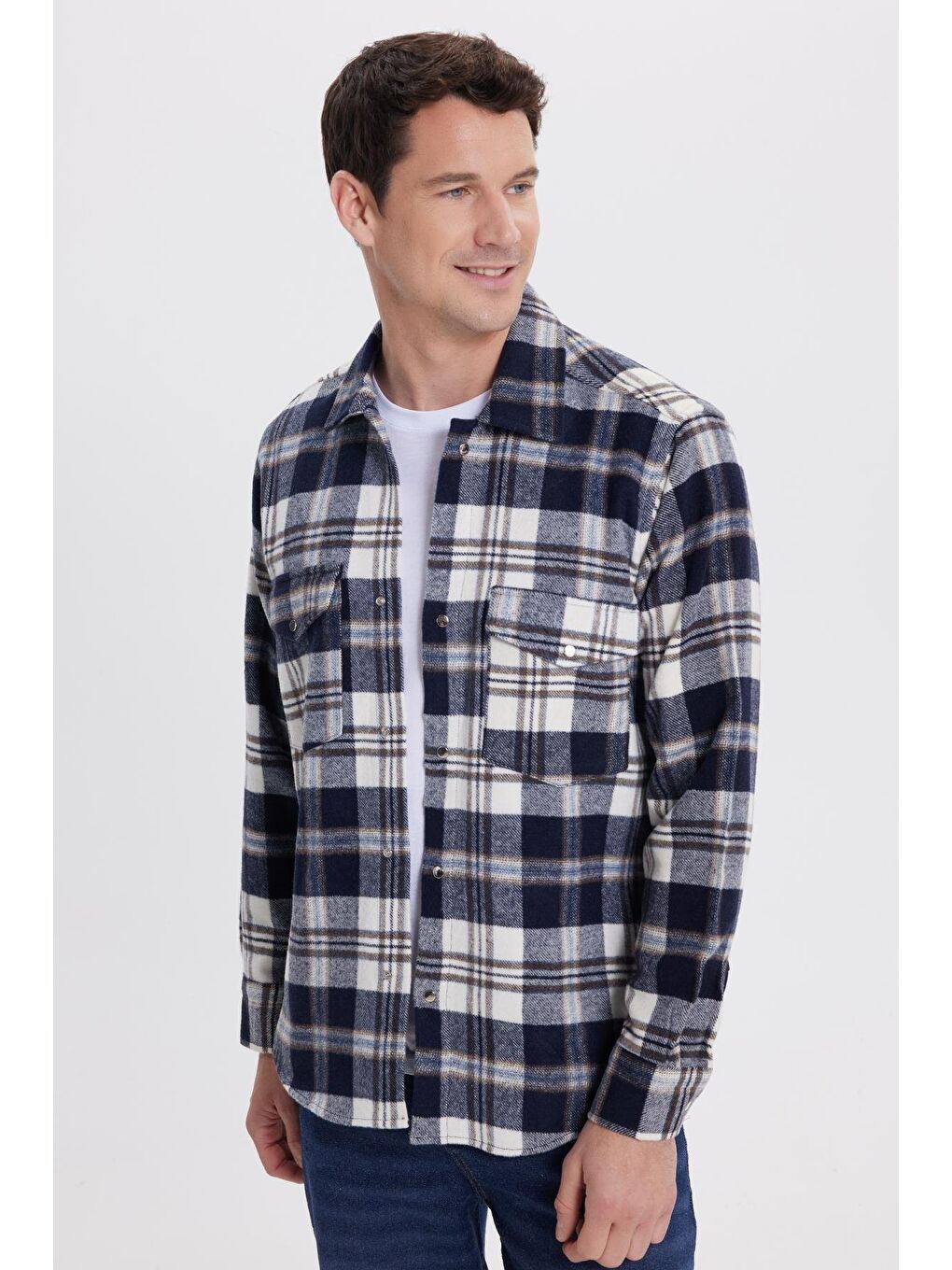 Karışık Erkek Regular Fit Rahat Kesim Kışlık Kareli Çift Cepli Çıtçıtlı Gömlek-4
