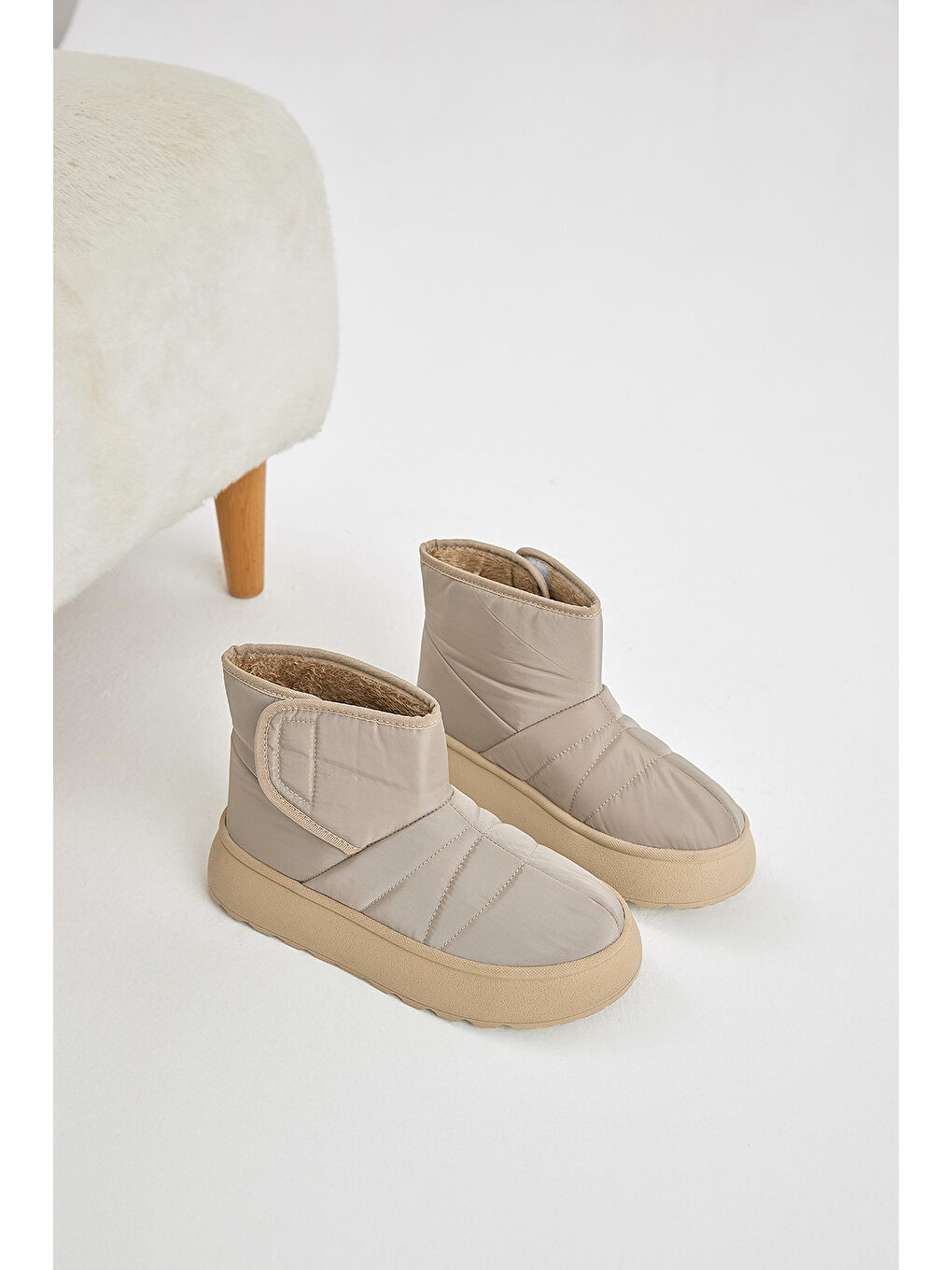 Kadın Bej Kalın Poli Taban İçi Kürklü Cırtlı Bot