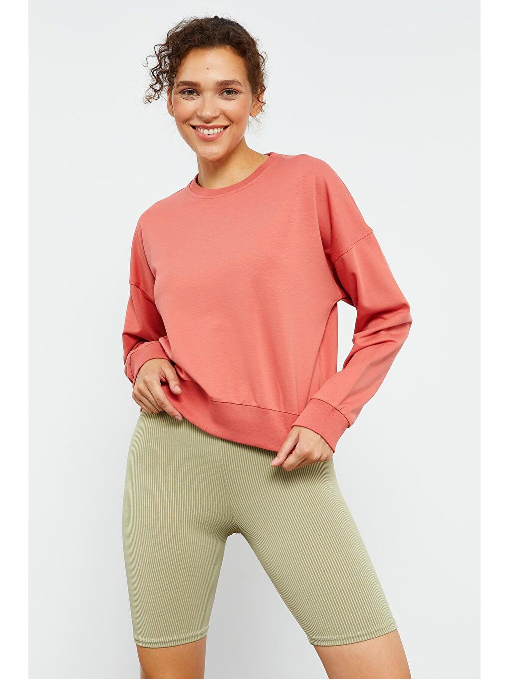 TOMMYLIFE Pembe Pudra Basic Rahat Form O Yaka Kadın Sweatshirt - 97114