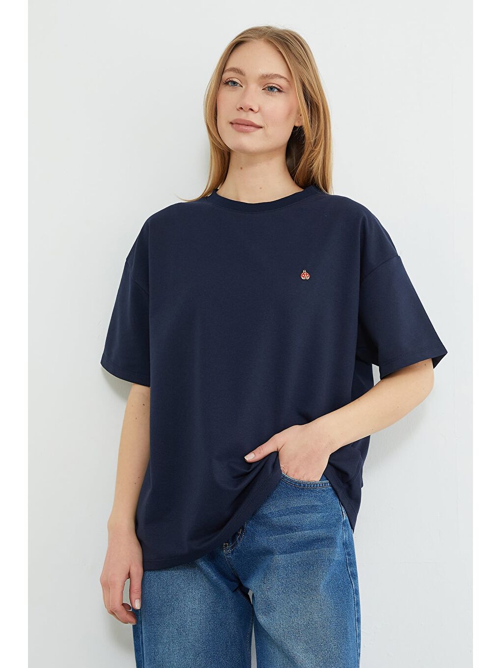 Lacivert Metal Aksesuarlı Bisiklet Yaka Oversize Tişört-1