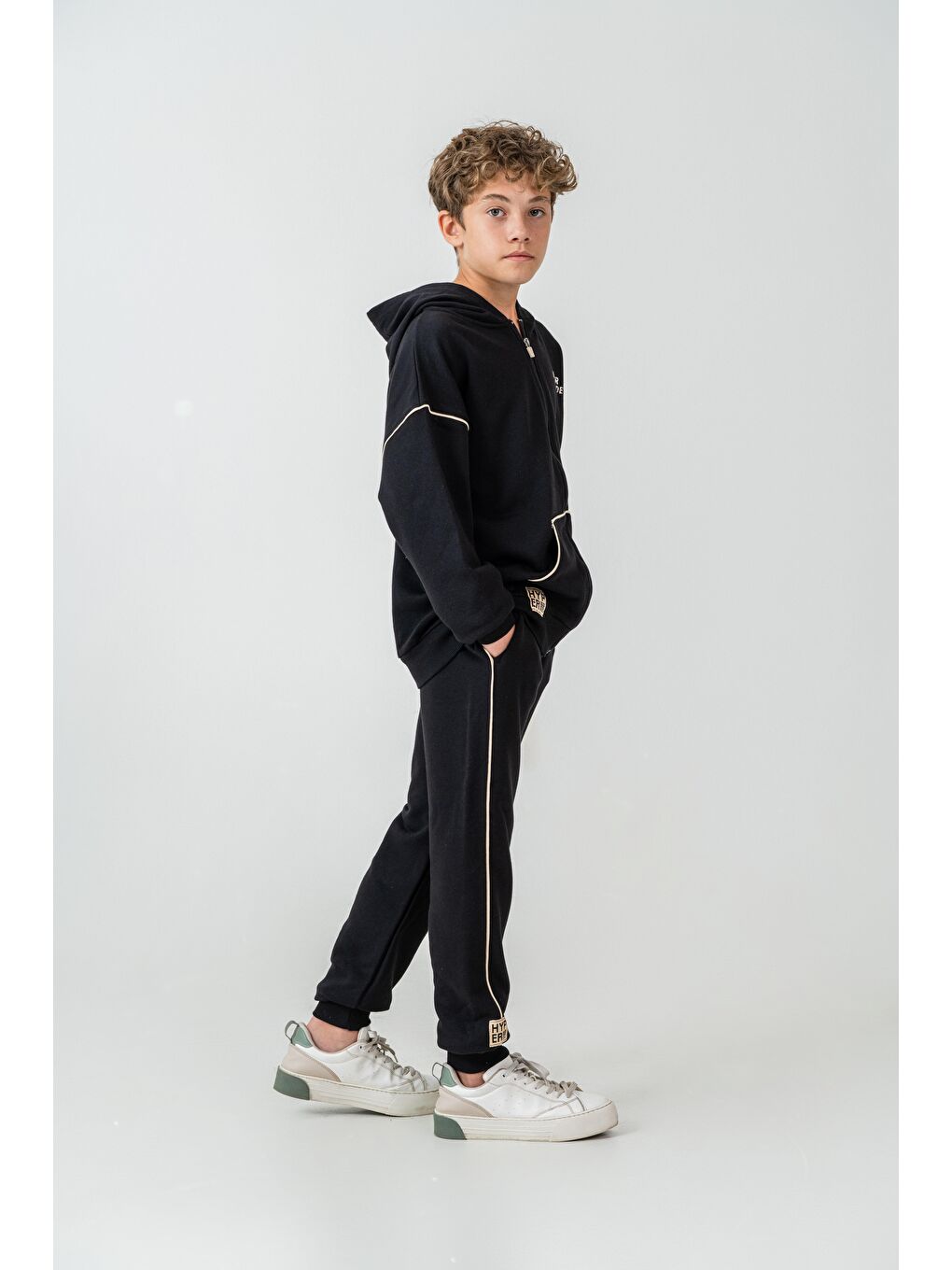 Siyah Hyper Code Baskılı Kapüşonlu Ön Fermuarlı Kanguru Cepli Erkek Çocuk Alt Üst Eşofman Takımı-2
