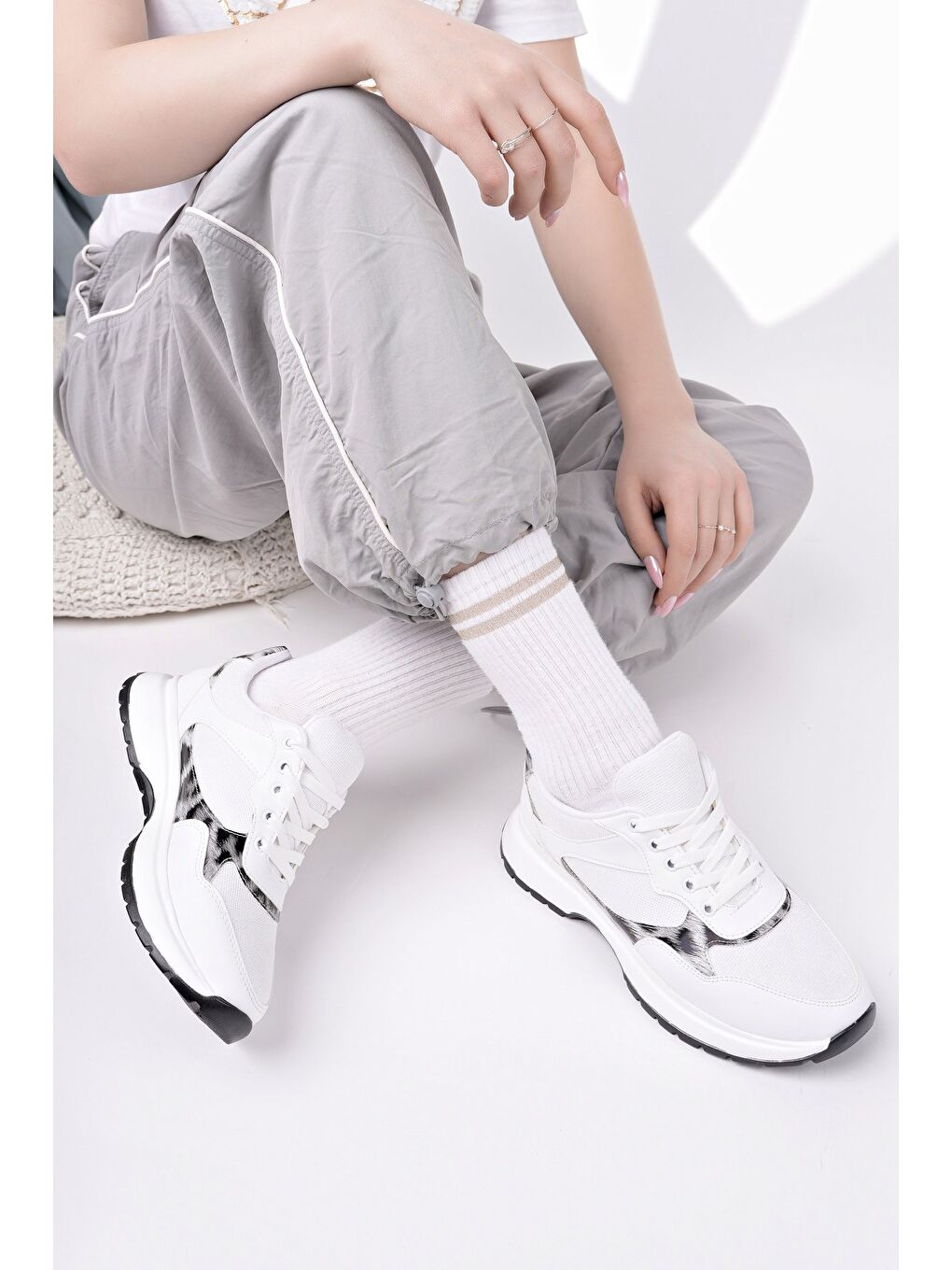 Beyaz MELODY Kadın Kalın Taban Günlük Desenli Bağcıklı Sneaker Spor Ayakkabı-1