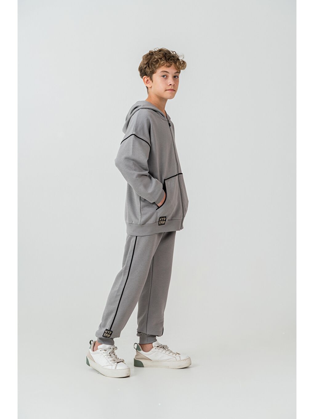 Gri Hyper Code Baskılı Kapüşonlu Ön Fermuarlı Kanguru Cepli Erkek Çocuk Alt Üst Eşofman Takımı-2
