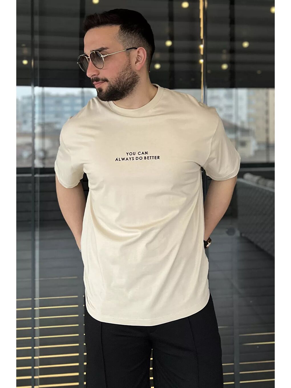 Bej Erkek Bisiklet Yaka Silikon Yazı Baskılı Tişört-1