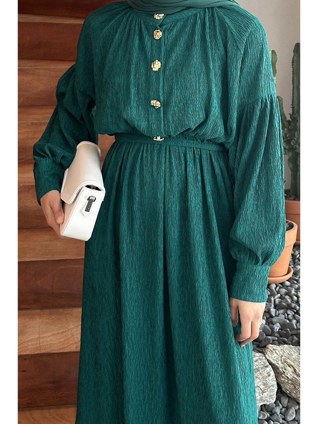 Gold Düğme Detaylı Krinkıl Elbise Zümrüt Yeşili-1