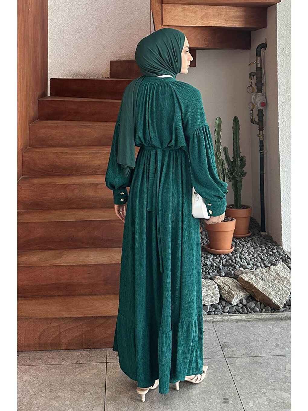 Gold Düğme Detaylı Krinkıl Elbise Zümrüt Yeşili-3