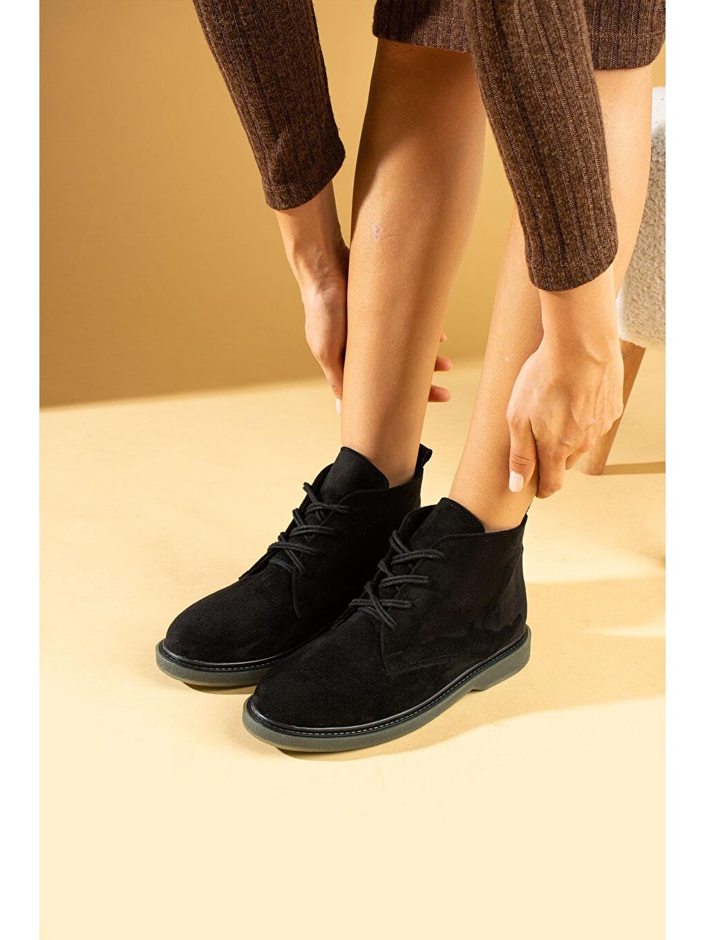 Siyah Kauçuk Taban Lastikli Sıcak Astar Haşpapi Kadın Bot 024-974-23Süet-2