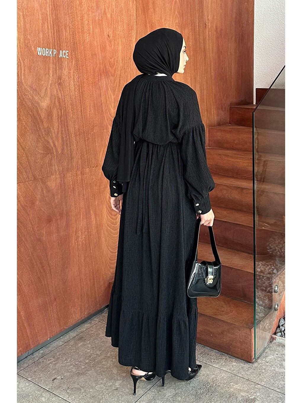 Gold Düğme Detaylı Krinkıl Elbise Siyah-3