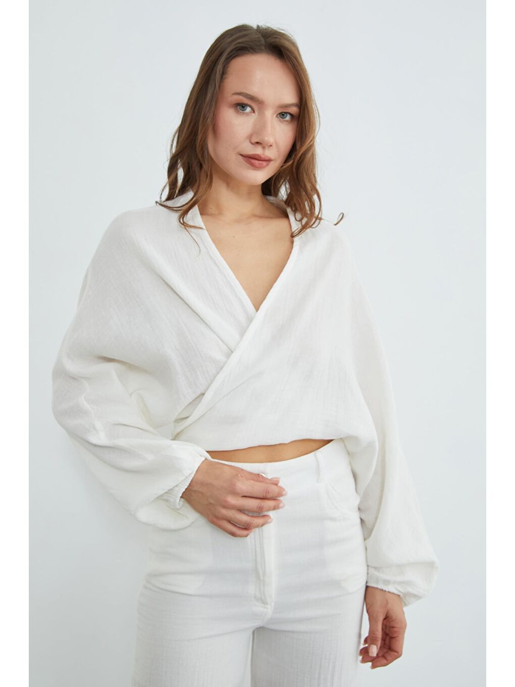 Ekru Önü Bağlamalı Yarasa Kol Bluz-4