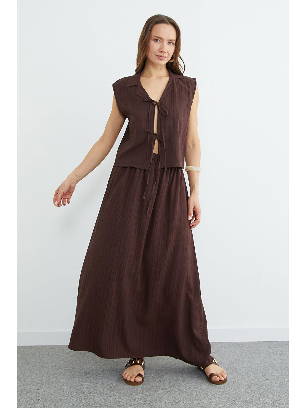 Kahverengi Önü Bağlamalı Jakarlı Etekli 2 Li Takım-1