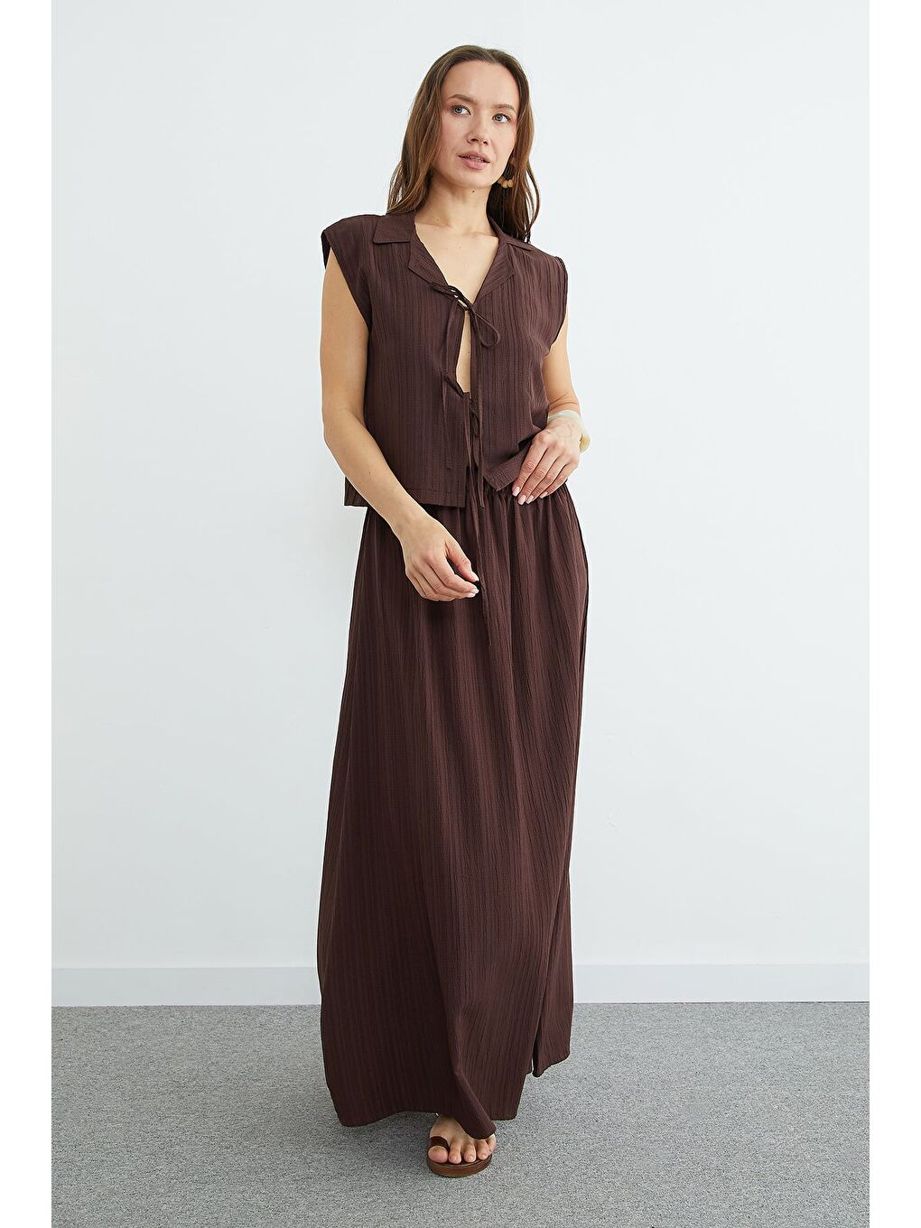 Kahverengi Önü Bağlamalı Jakarlı Etekli 2 Li Takım-2